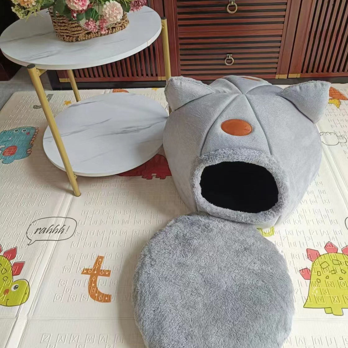 All-Season Warm Cat Bed with Cushion