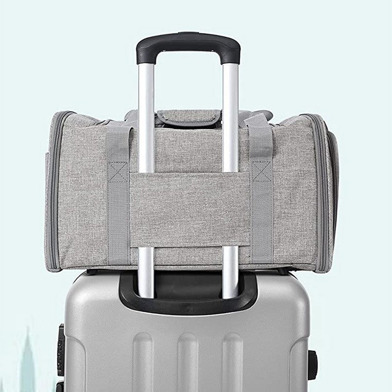 Portable and breathable pet cat and dog carrier